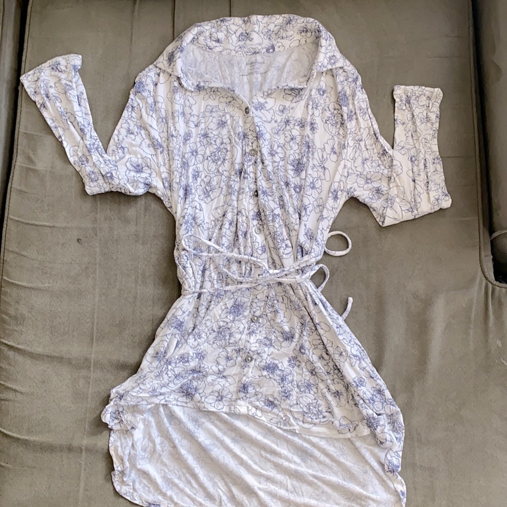 Long sleeve maternity shirt